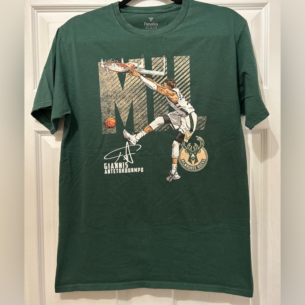 Giannis Antetokounmpo Milwaukee Bucks Fanatics Dunk T-Shirt